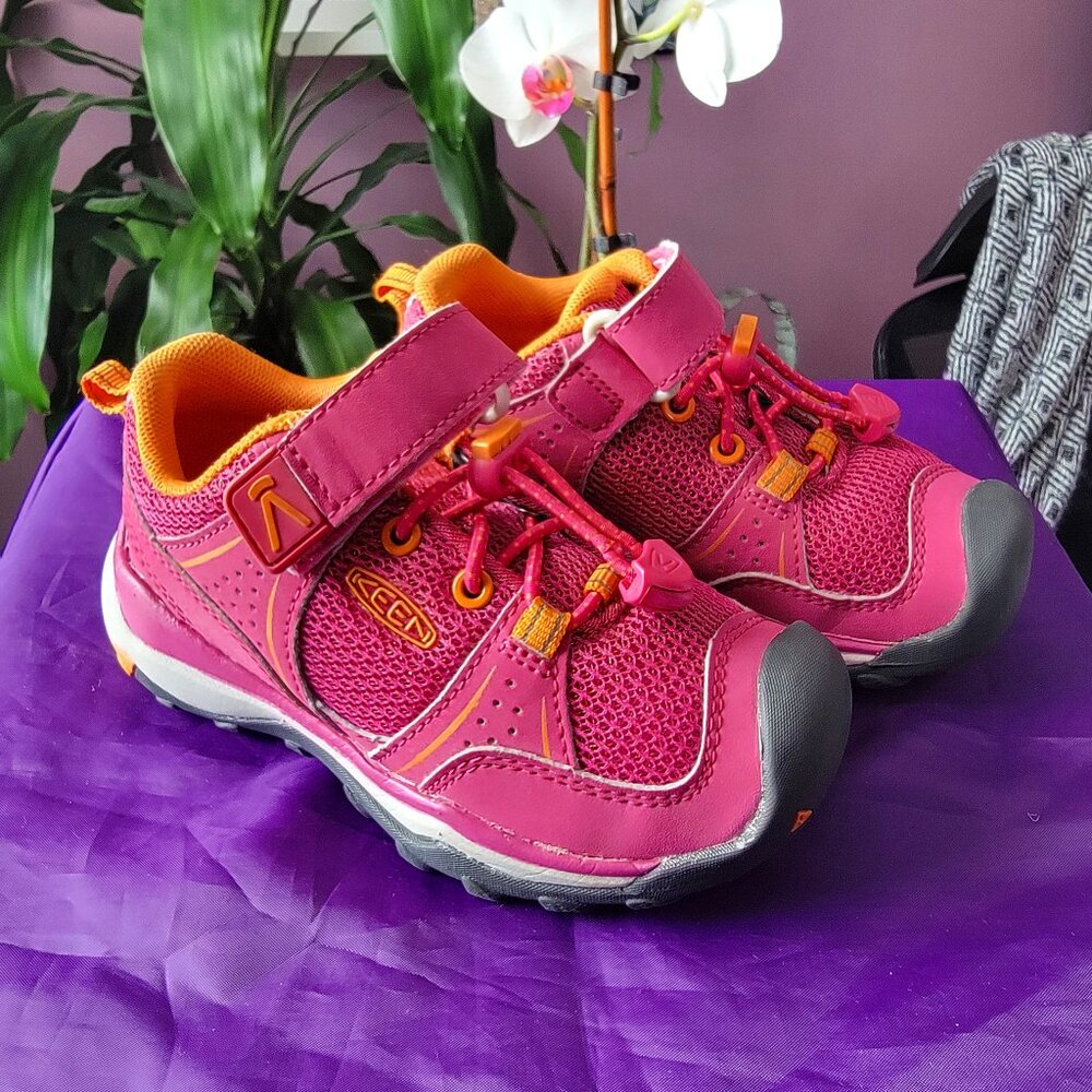 KEEN LITTLE KIDS' TERRADORA II SPORT VENT SHOE - SIZE 8 (GOOD)